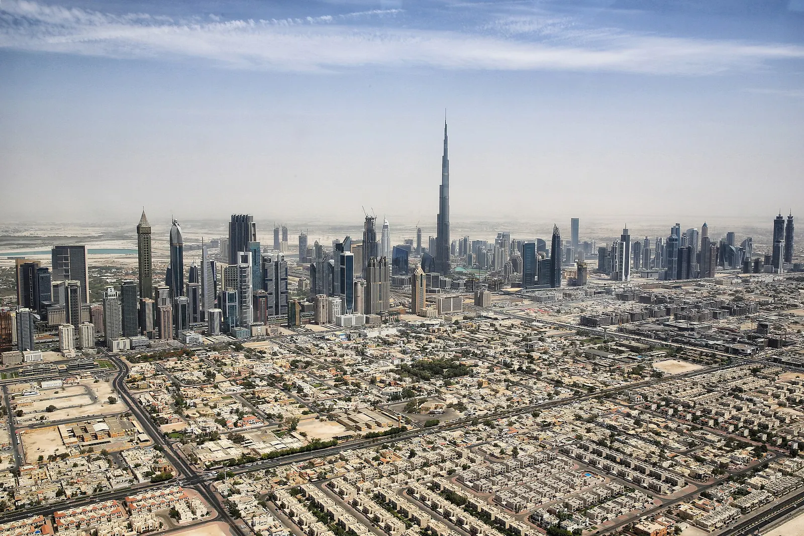 Les gratte-ciel de Dubaï dominés par la Burj Khalifa