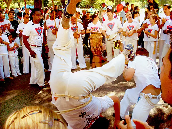 Roda de capoeira no Parque da Redenção, Porto Alegre, Brasil